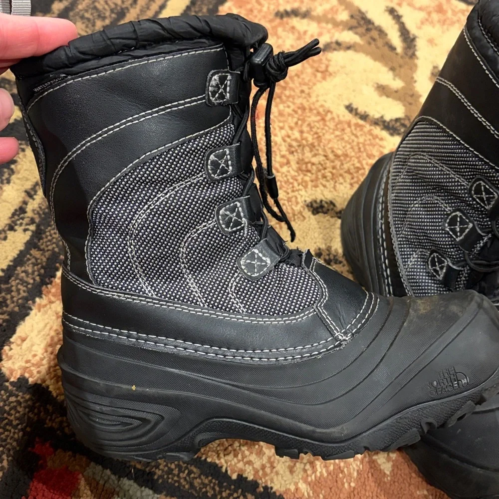 Boys The North Face winter snow boot